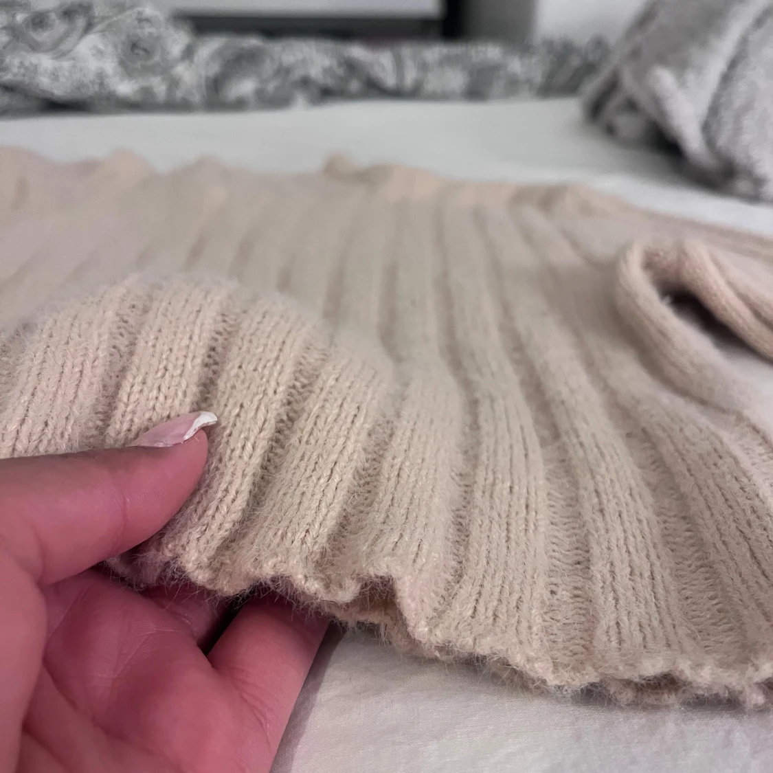 Beige croppad polotröja stickad - 2