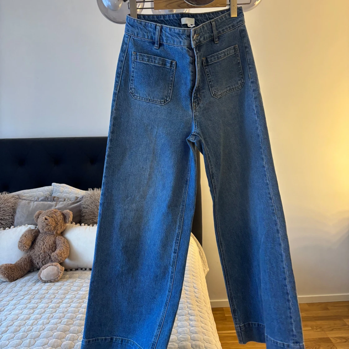 Blå wide jeans från H&M, strl 38