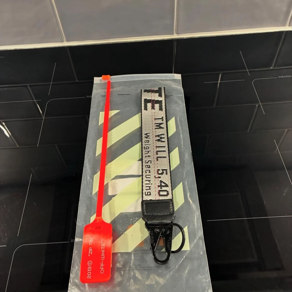 silver off white nyckelring  - 3