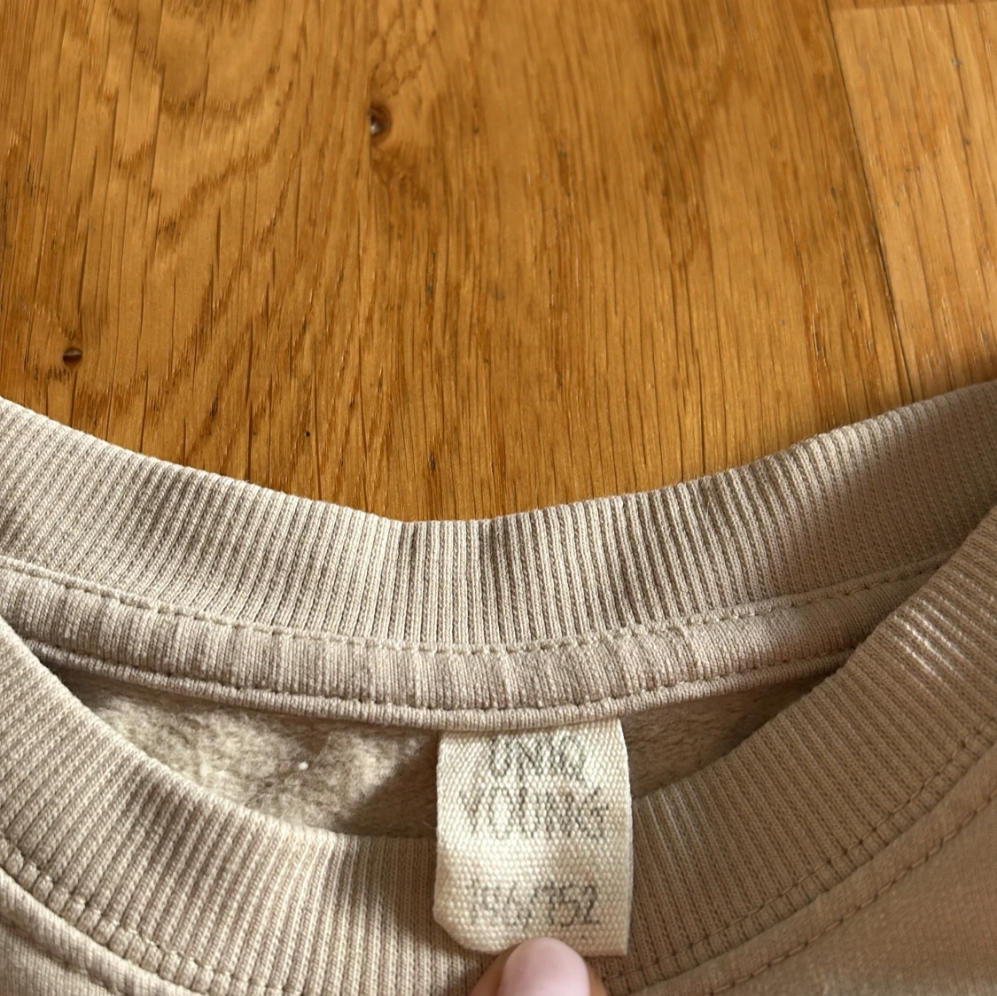 Beige sweatshirt PARIS från Only Young - 2