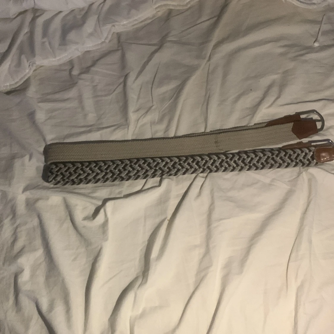 Två flätade bälten