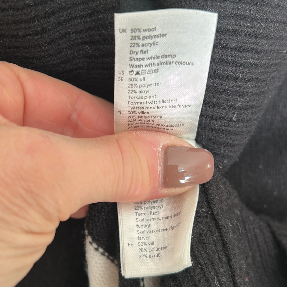 Svart och vit randig polotröja från Lindex - 3