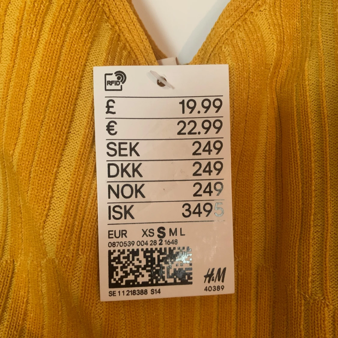 Gul ribbad linnetopp från H&M - 1