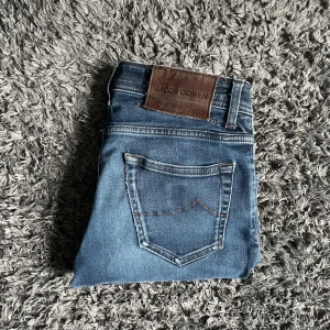 Jacob Choën Jeans - Ett par galet snygga Jacob choën premium edition i 9/10 skick. Hör av dig vid minsta fundering så svarar vi snabbt ✅