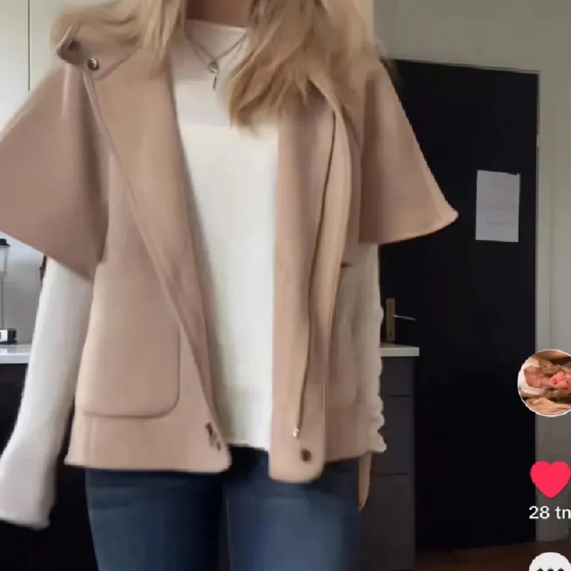 Beige väst med huva - 1