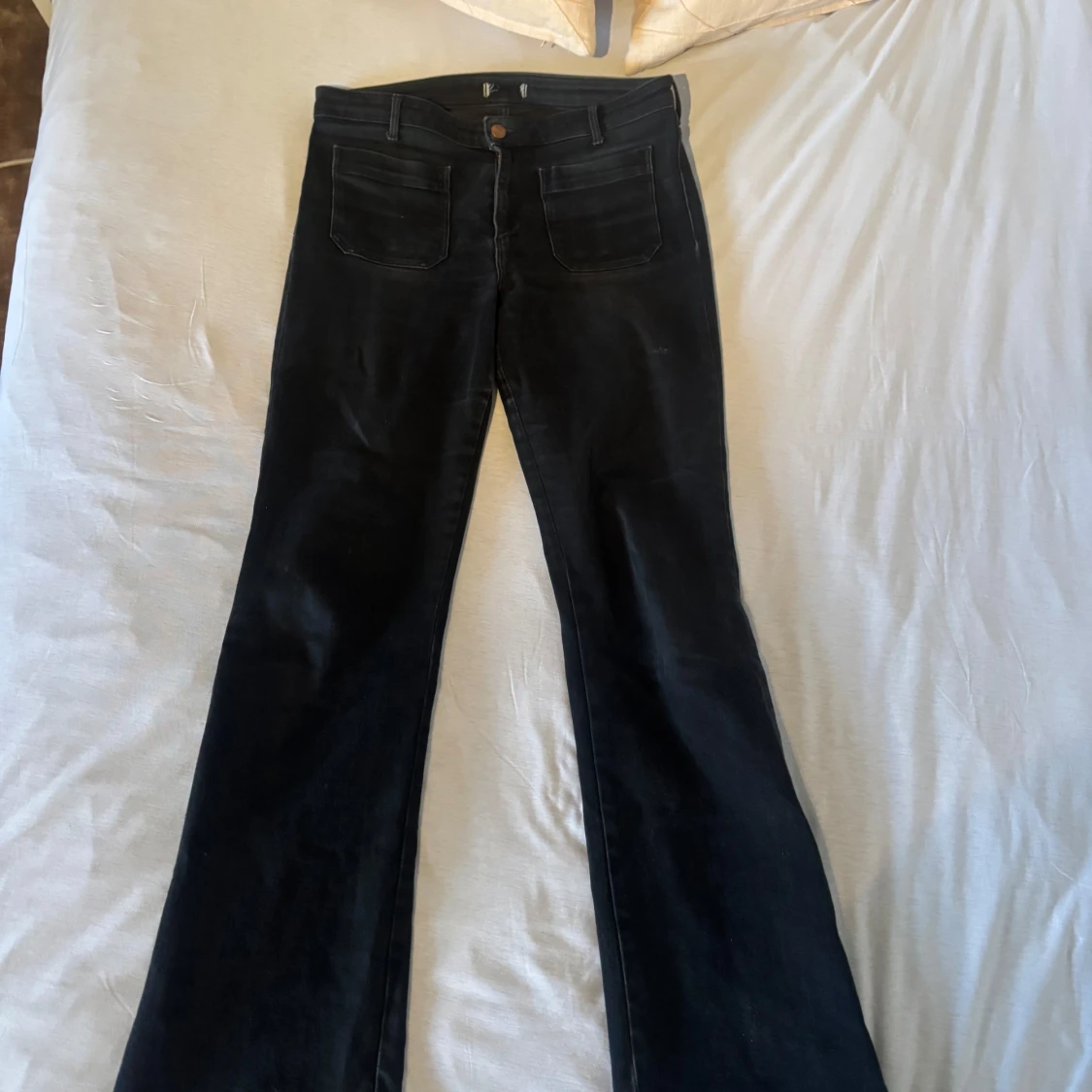 Svarta bootcut jeans - 1