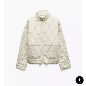 Zara jacka  - Såå fin från zara men har alldeles för många jackor!! ❤️❤️