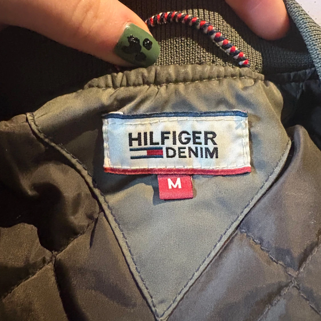 Grön bomberjacka från Hilfiger Denim - 2