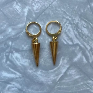 Hemmagjorda guldörhängen💕 - Hemmagjorda guldörhängen, säljs i par💕