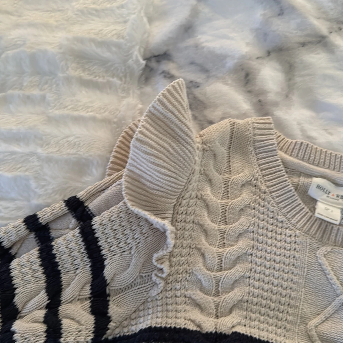 Randig stickad tröja från Holly & Whyte - 3