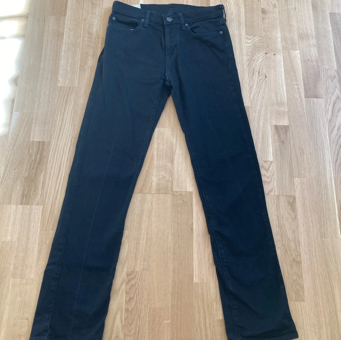 Svarta slim straight jeans från Abercrombie & Fitch