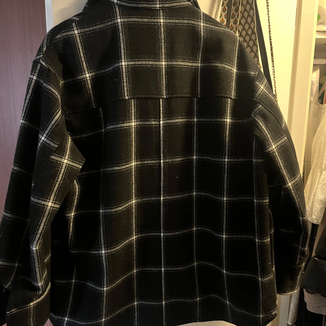 Svart och vit rutig jacka från Monki - 2