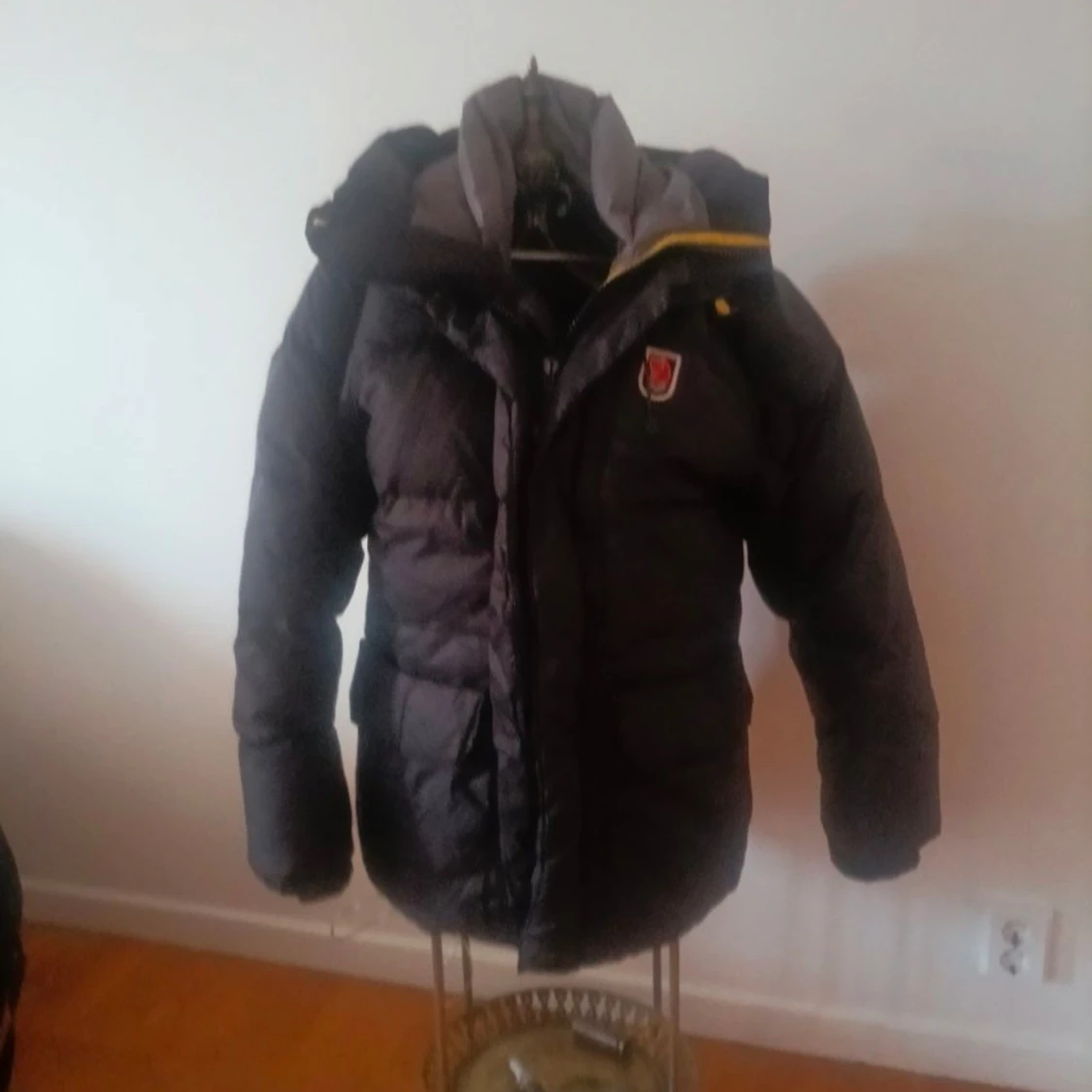 Svart dunjacka från Fjällräven - 1