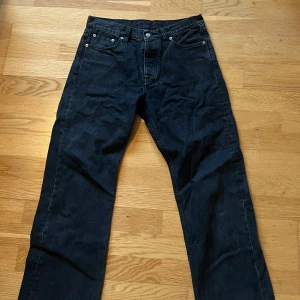 Hope jeans svarta - Snygga svarta jeans från Hope, rush. Använda ett fåtal av gånger, praktiskt helt nya. Size: 29. Vid fler frågor är det bara att skriva.