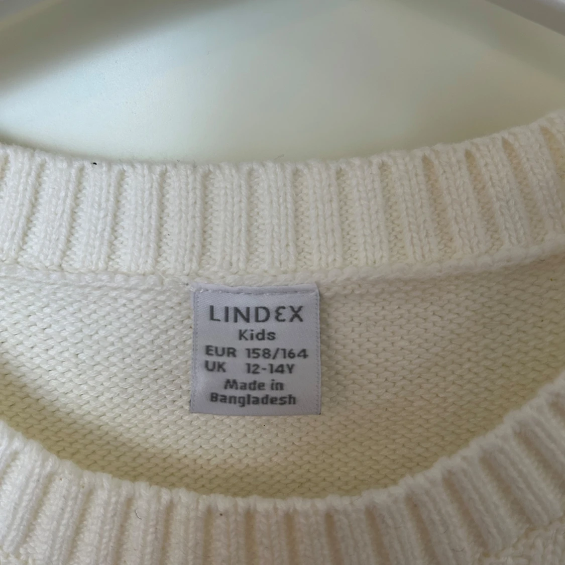 Vit stickad väst från Lindex - 2