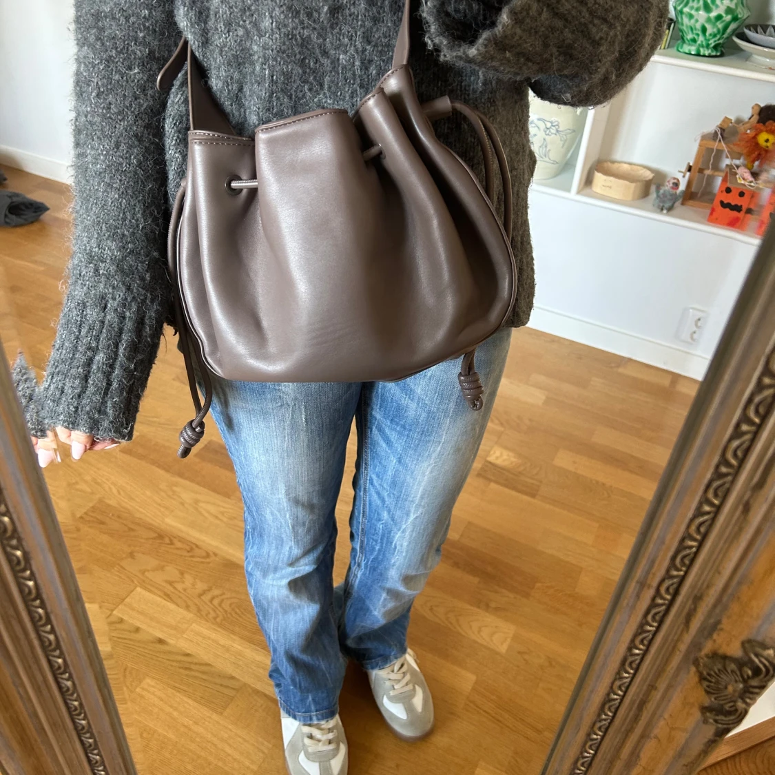 Brun axelväska i skinn - 1