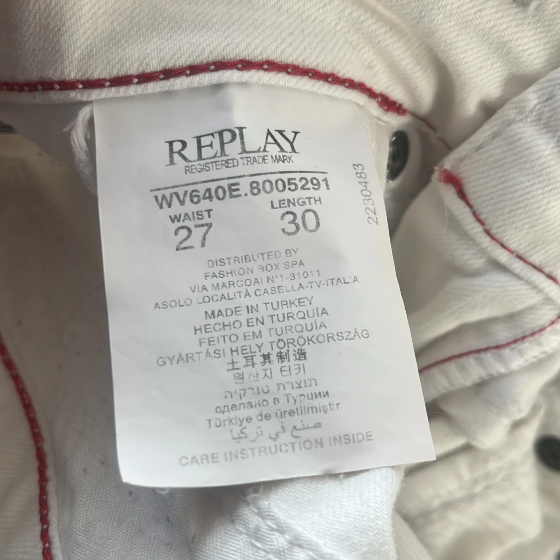 Unika jeans från Replay med slitningar - 2