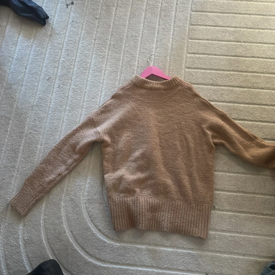 Beige stickad tröja