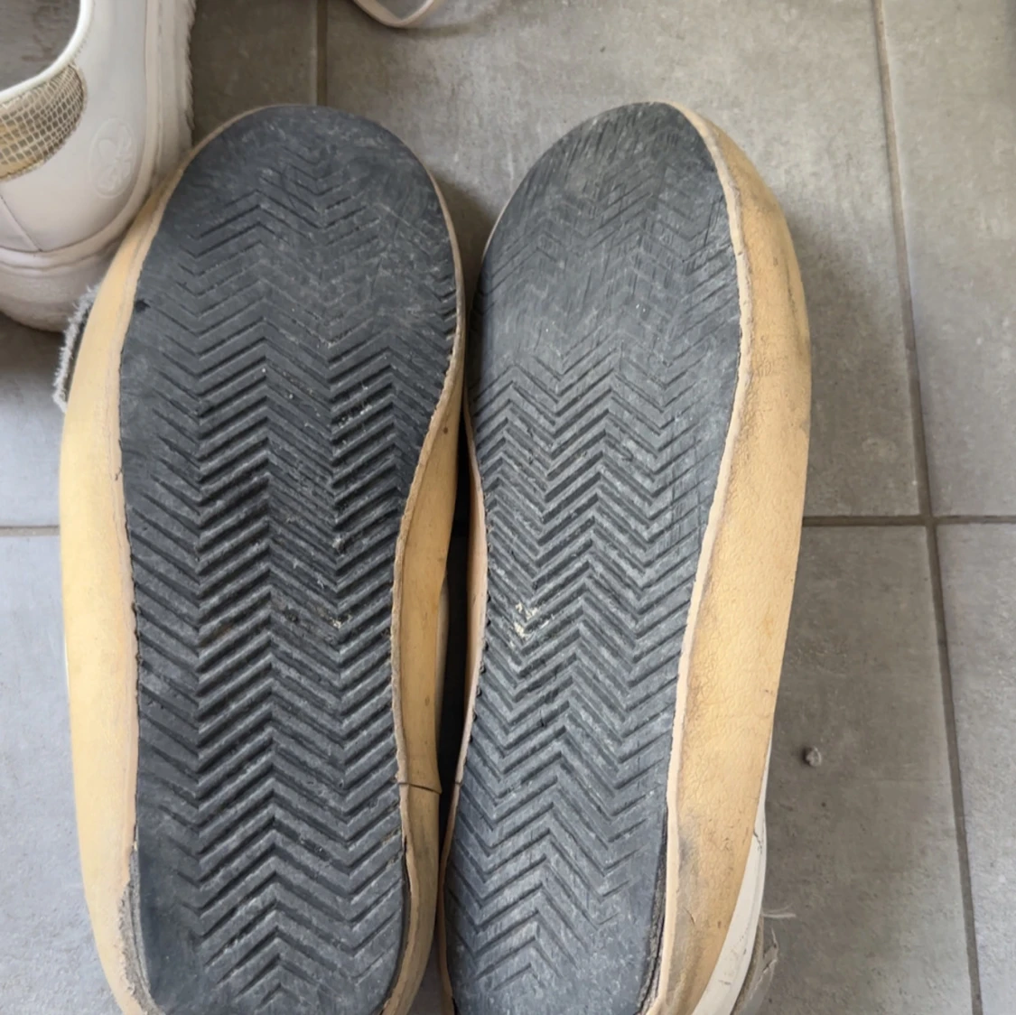 Golden goose 43  - 4