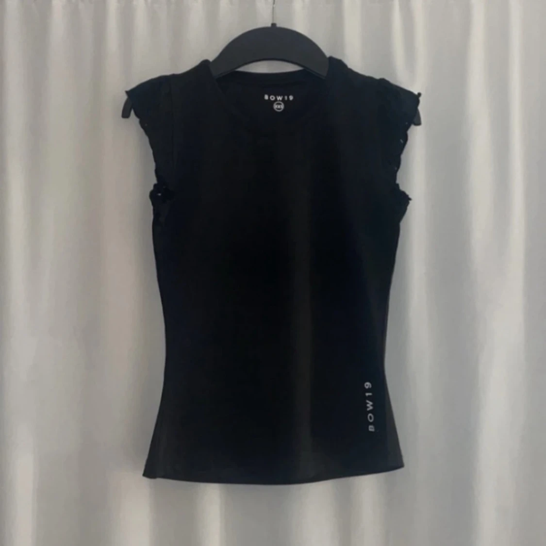 Svart topp från Intersport