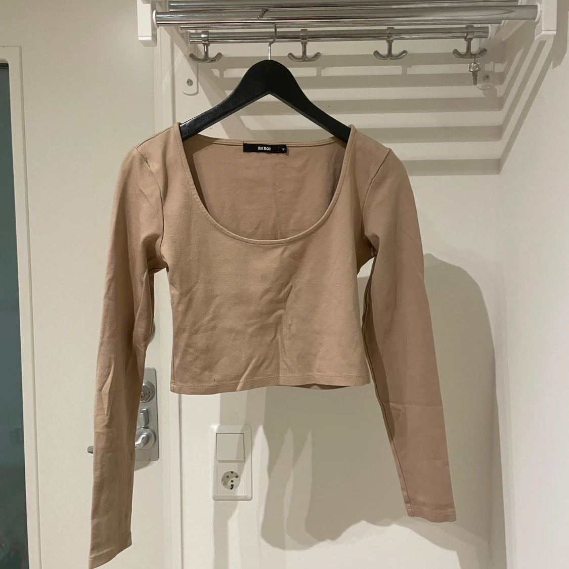 Beige långärmad topp från Bikbok