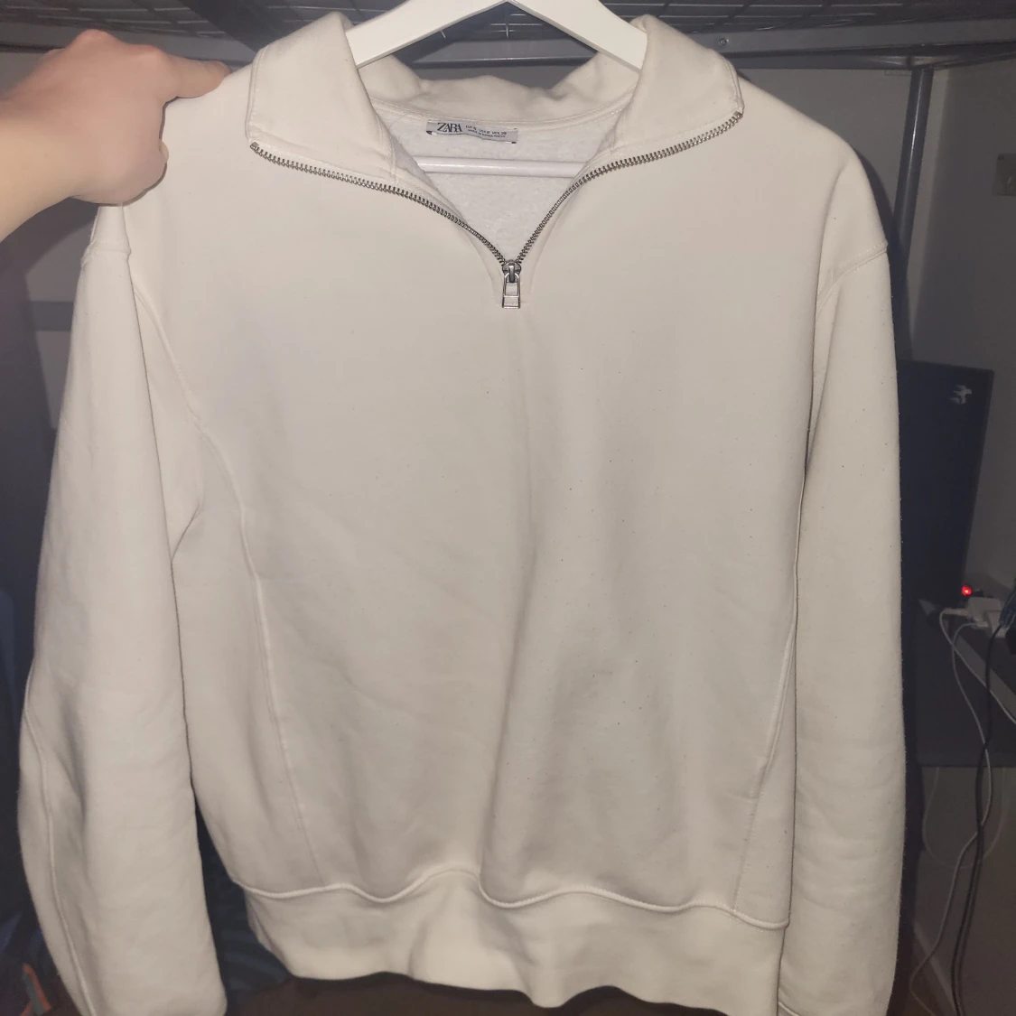 Vit quarter zip från Zara
