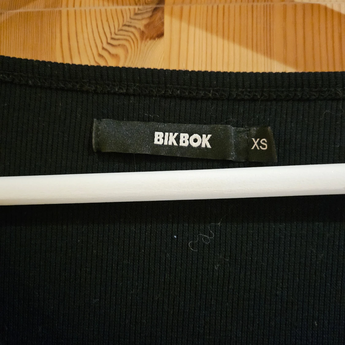 Ribbad croppad tröja från Bik Bok - 2