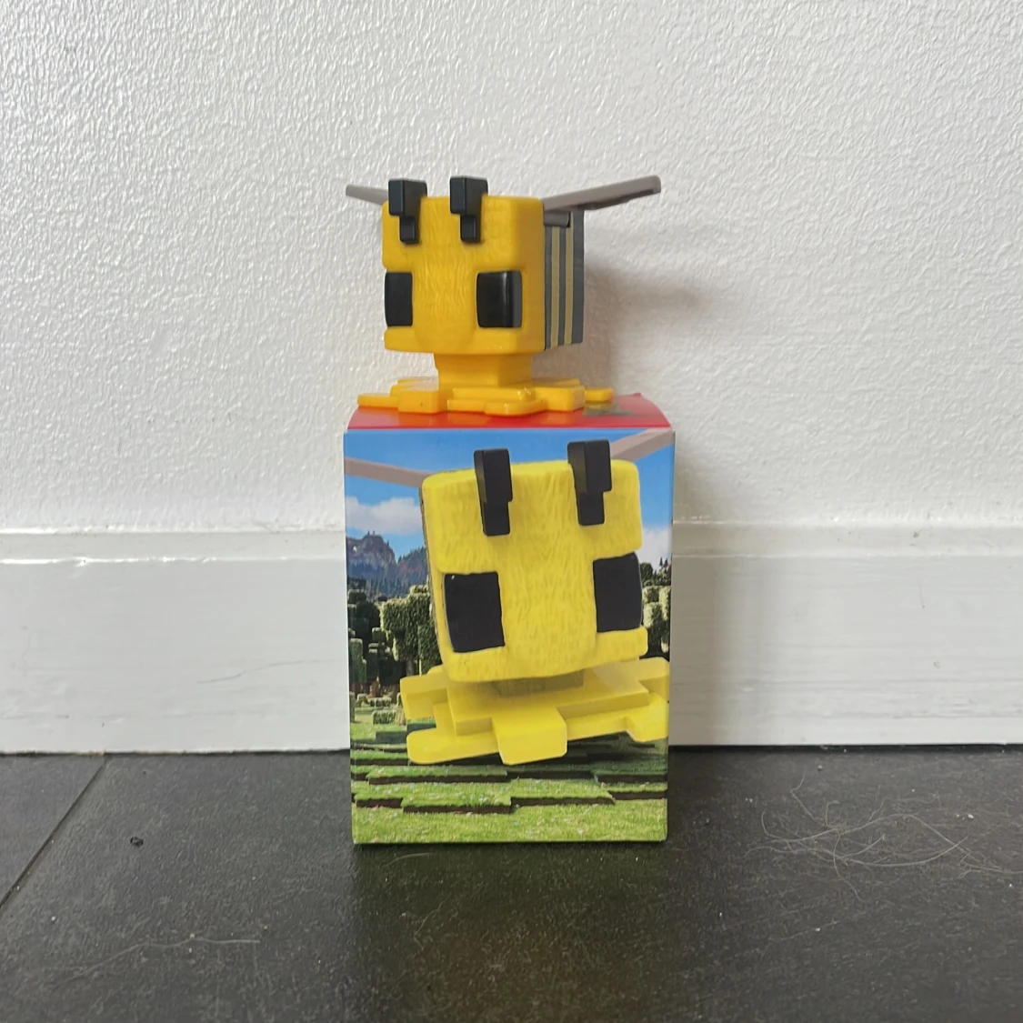 Minecraft bee - 2