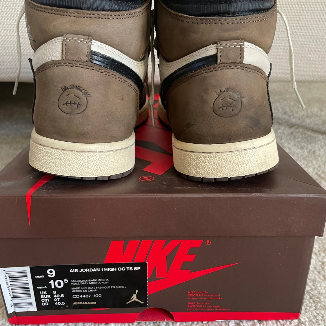 Travis Scott Air Jordan 1 High Mocha - 1