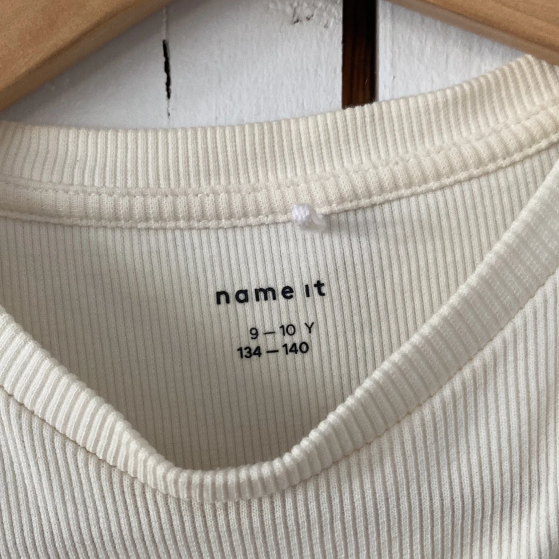 Vit ribbad ärmlös topp från Name It - 2
