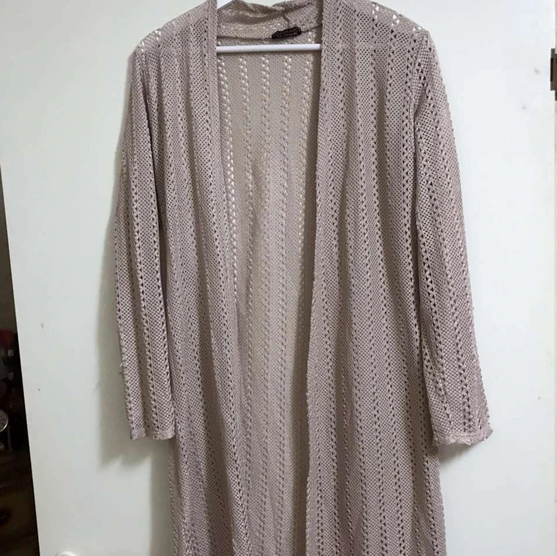 Beige stickad cardigan jacka Bahar