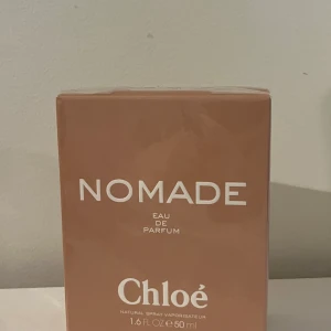 Chloe Nomade 50 ml OÖPPNAD - Den är helt oöppnad med plasten runt.