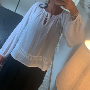 Ny blus Camille från Lager 157 - Ny med prislappen kvar 🌸