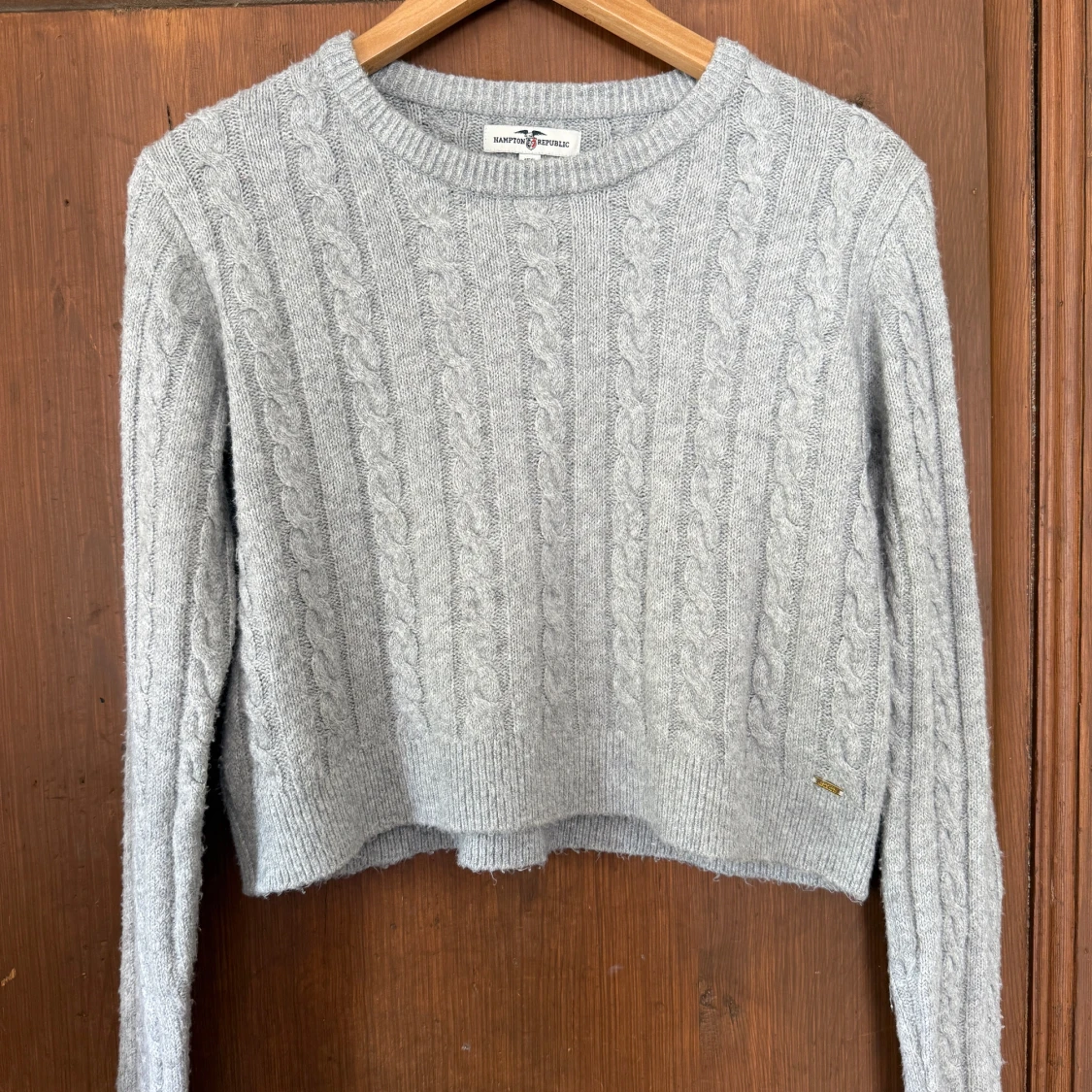 Grå kabelstickad tröja Hampton Republic