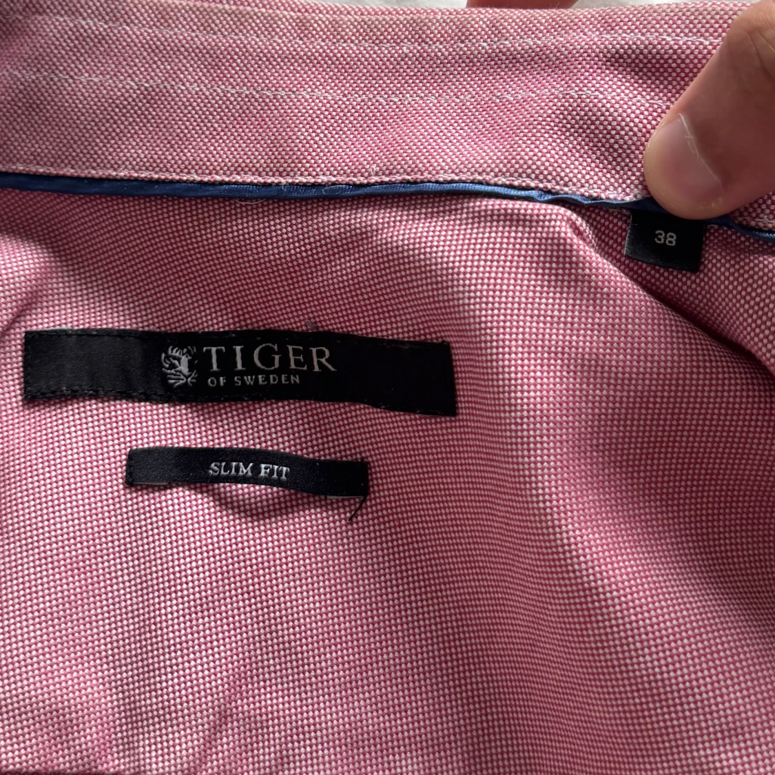 Rosa skjorta från Tiger of Sweden - 2