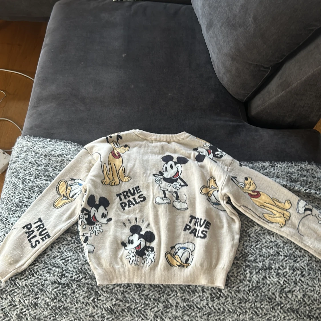 Beige Disneytröja H&M med Mickey & Pluto - 2