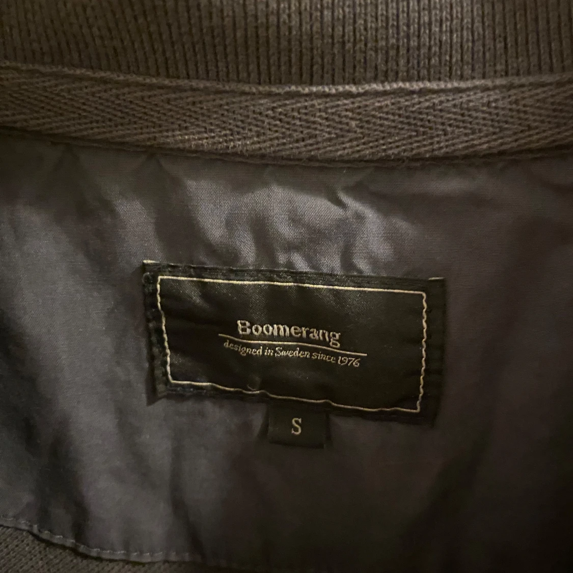 Mörkblå pikétröja från Boomerang - 1