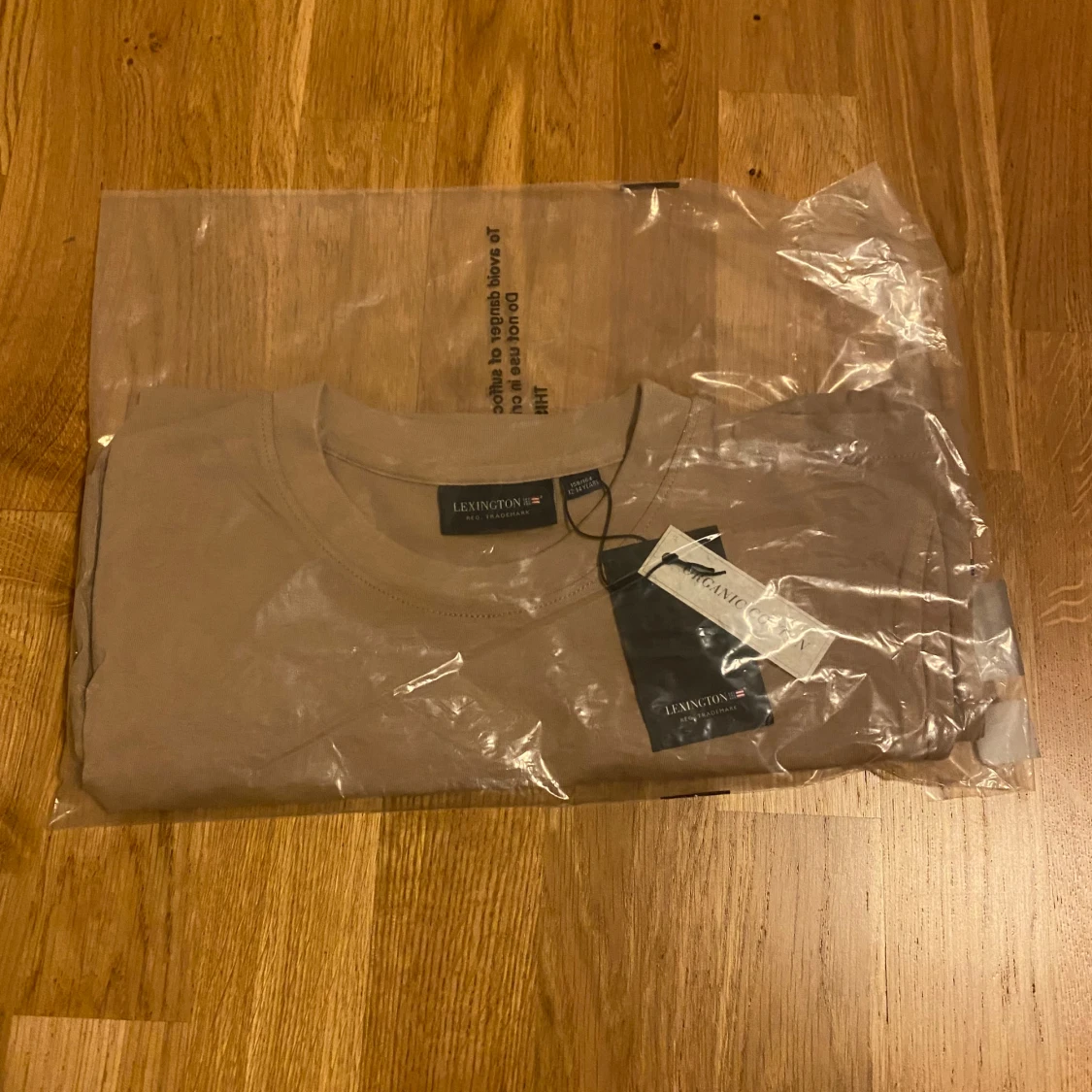 Beige t-shirt från Lexington