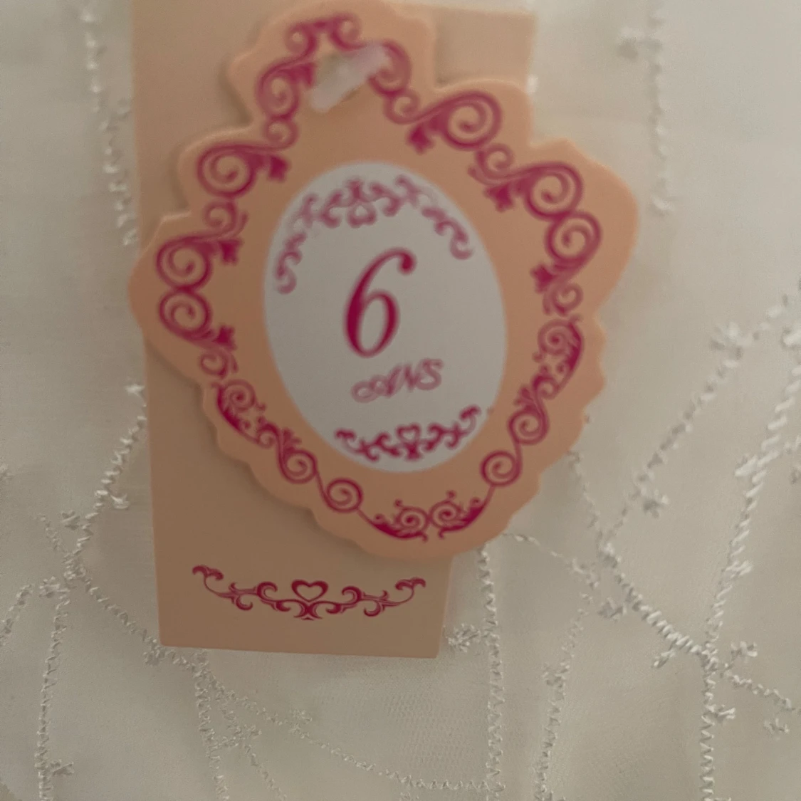 Vit kort klänning med rosett - 2