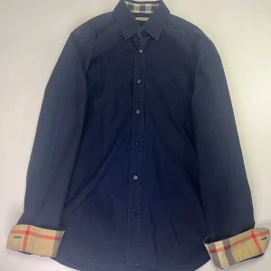 Burberry skjorta - Skick 9/10 Storlek M