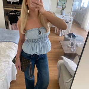 Gullig topp  - Superfin verkligen!!💓💓Storlek S