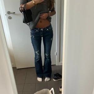 Jeans - Jeans från gina 14+ storlek Xs, använda 1gång men insåg att de var snäppet korta för min smak så därför säljer jag dem nu tyvärr. Jag är 172cm lång för preferens🥰 Slutsålda på hemsidan 