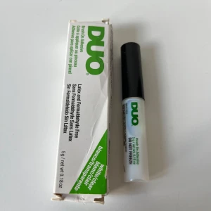 DUO franslim - Arsell DUO Brush On Adhesive är ett genomskinligt franslim. 