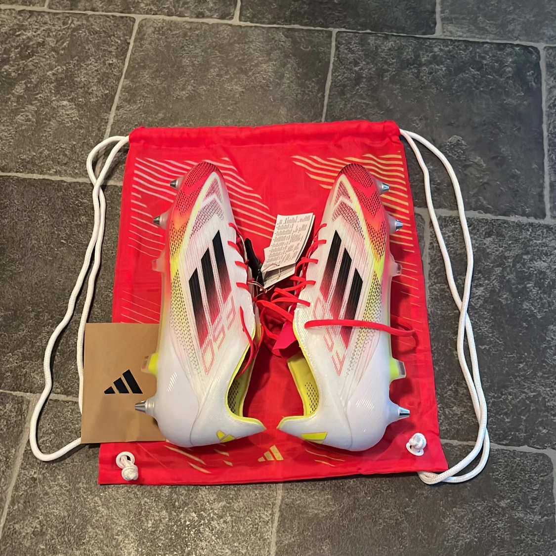 Adidas F50 vita och rosa fotbollsskor - 3