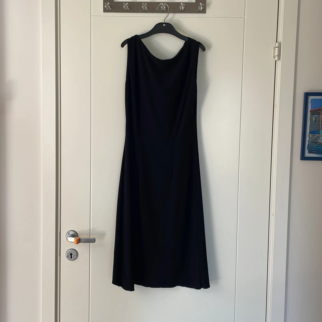 Svart klänning med röd brodyr Ette Lou - 1