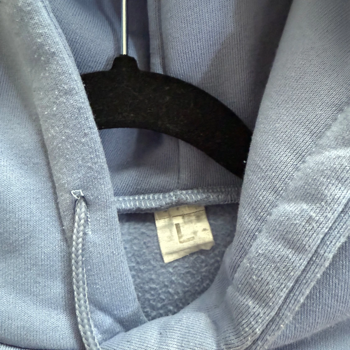 Ljusblå hoodie i storlek L - 1