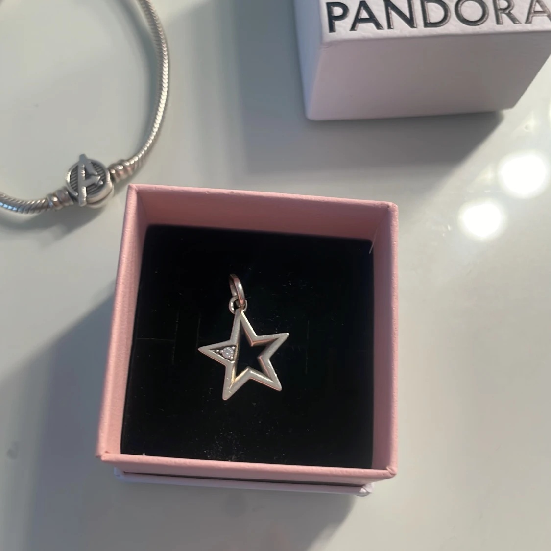 Pandora armband med stjärnberlock - 1