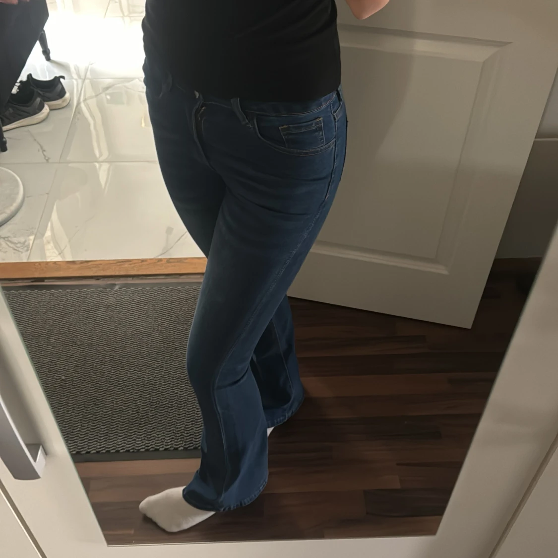 Mörkblå bootcut jeans med hög midja - 3