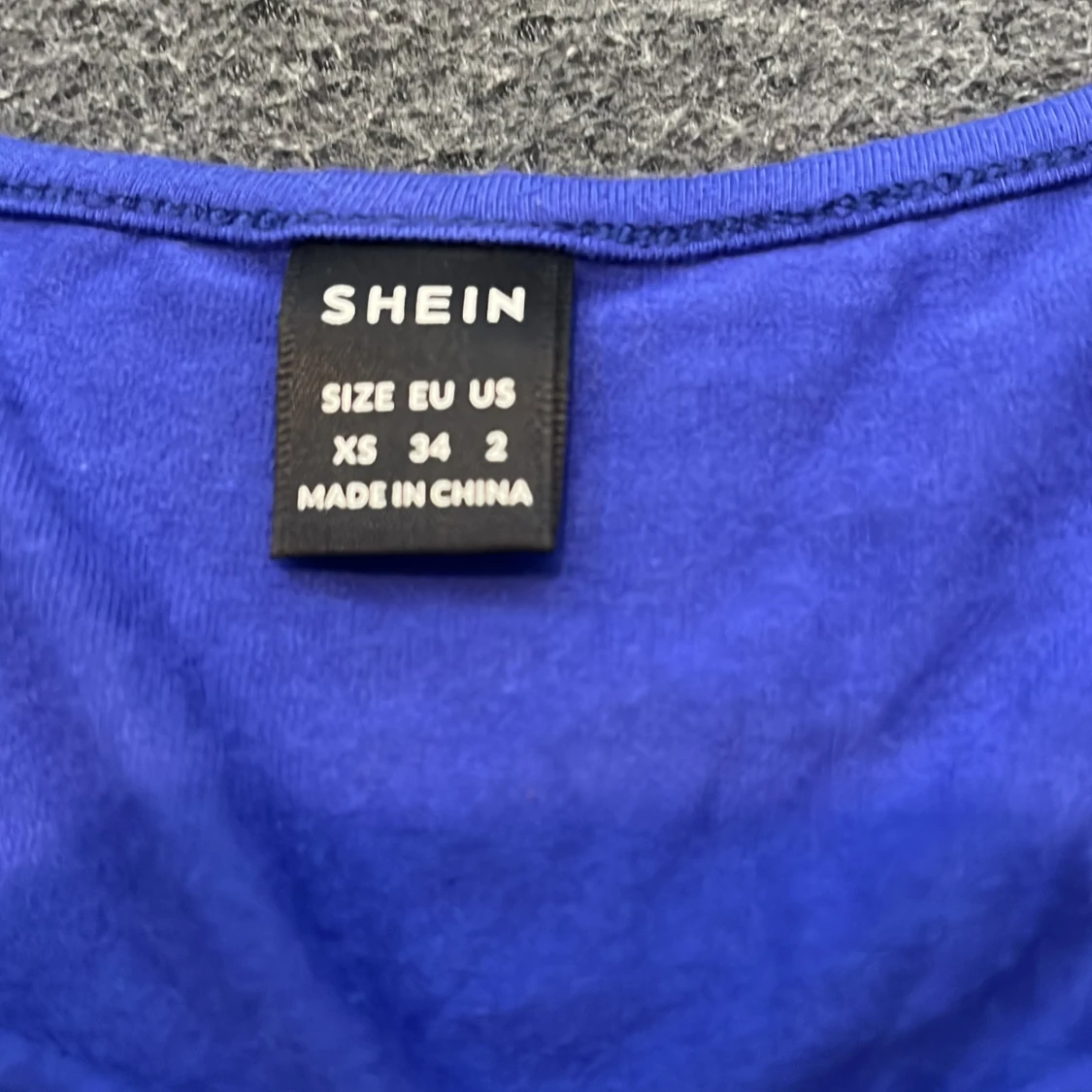 Blå croppad topp från SHEIN XS - 1