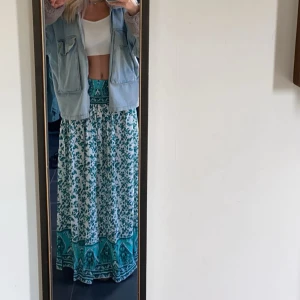 Lång kjol med mönster - En jättefin lång kjol med mönster som man även kan använda som klänning💗